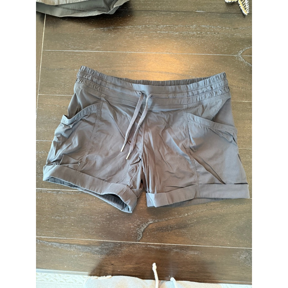 Women's Lululemon Shorts Size 8 Gray cuffed